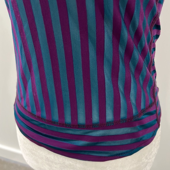 Trendy sheer top! Size M NWT - Picture 5 of 11